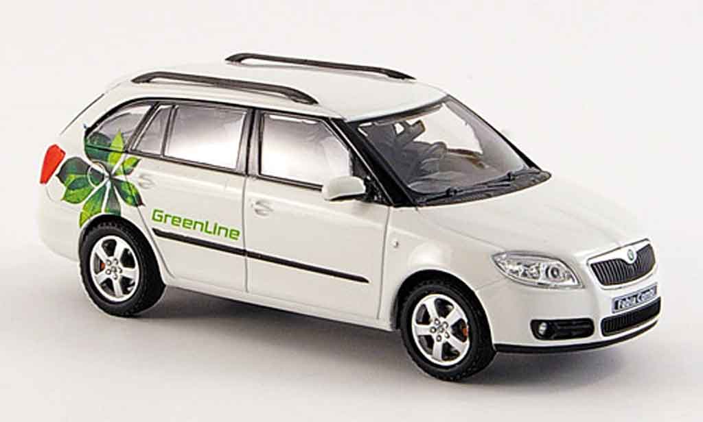 Skoda Fabia 1/43 Abrex combi ii wit green line modelauto