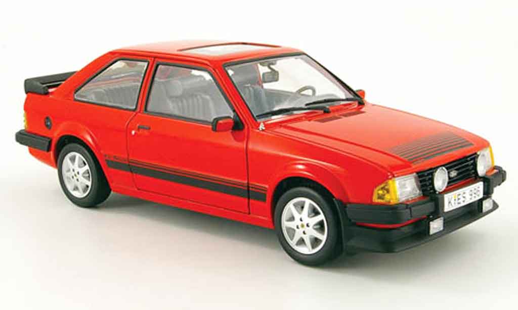 Ford Escort MK3 1/18 Sun Star MK3 rs 1600i rood 1983 modelauto