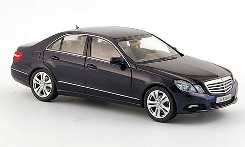 Mercedes Classe E 1/43 Schuco (W212) blauw Avantgarde 2009 modelauto