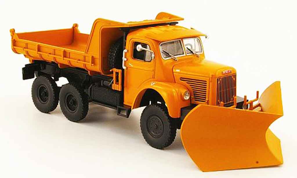 Berliet GBC 1/43 Norev 8 6x6 oranje avec Schneepflug 1959 modelauto