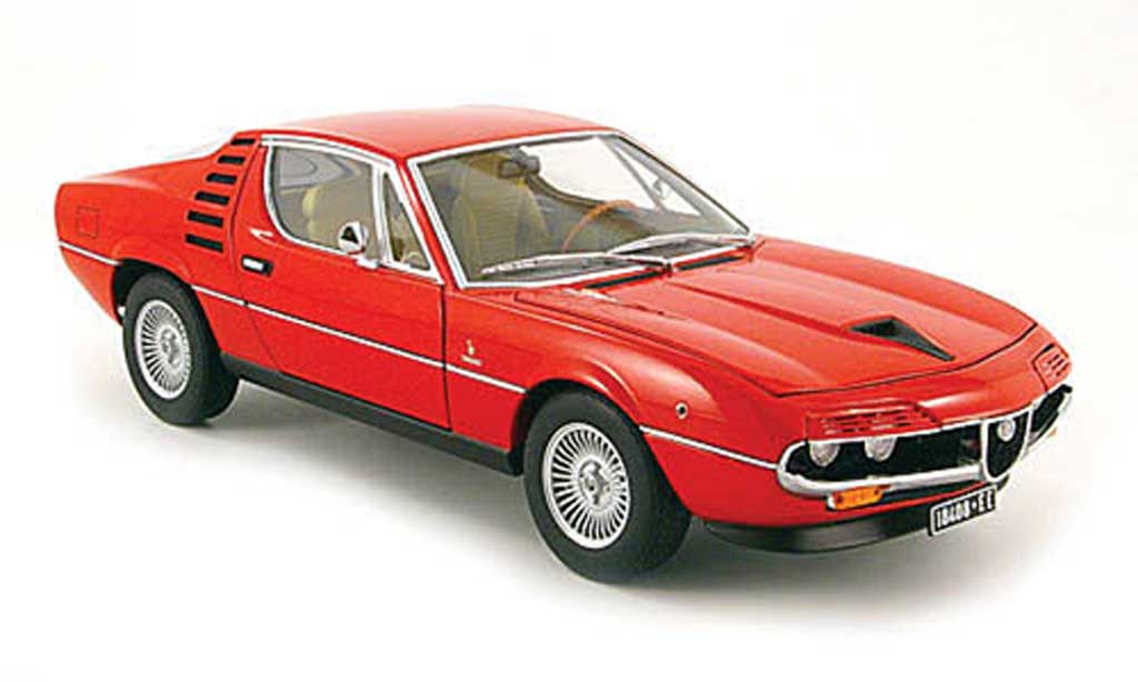 Alfa Romeo Montreal 1/18 Autoart rood 1970 modelauto