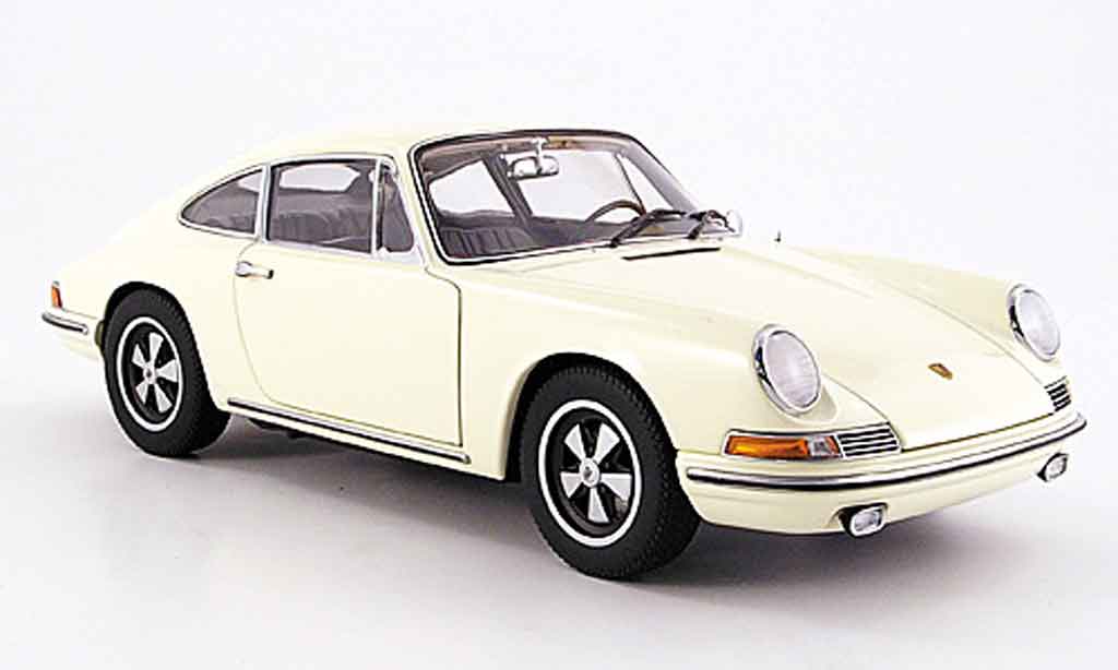 Porsche 911 S 1/18 Autoart S beige 1967 modelauto