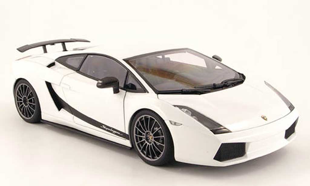 Lamborghini Gallardo Superleggera 1/18 Autoart Superleggera wit 2007 modelauto