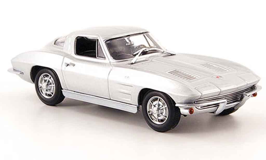 Chevrolet Corvette C2 1/43 Minichamps C2 Sport Coupe grijs metallic 1963 modelauto