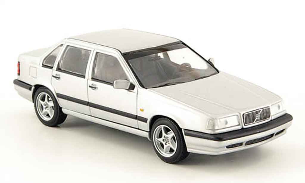 Volvo 850 1/43 Minichamps grijs 1994 modelauto