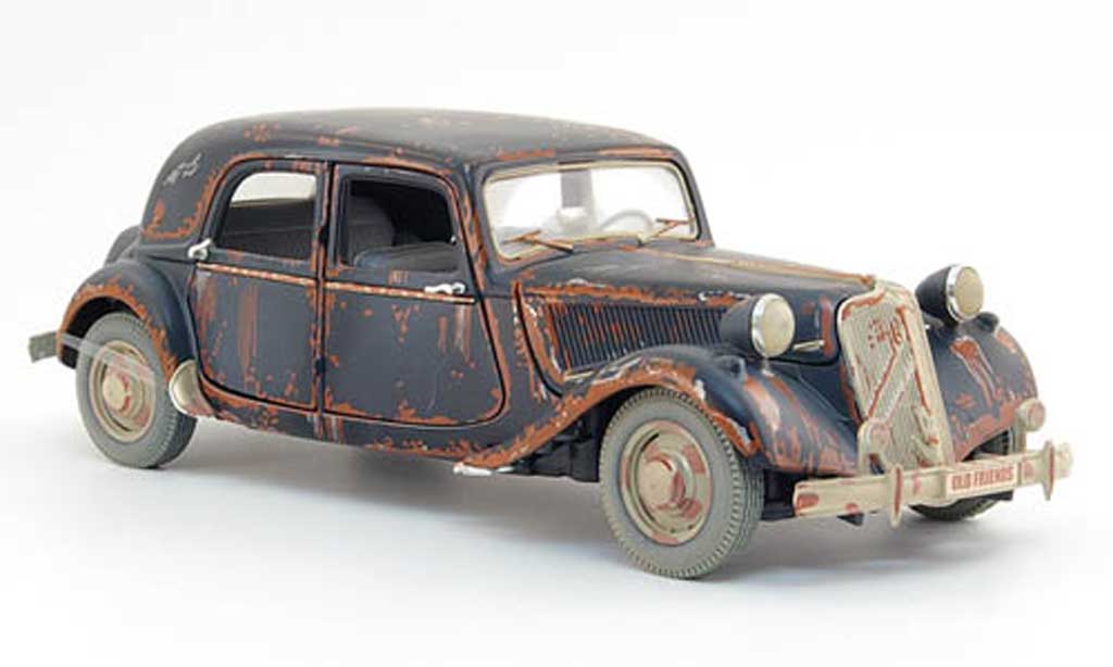 Citroen Traction 15 1/18 Maisto 15 cv traction zwart rouillee 1952 modelauto