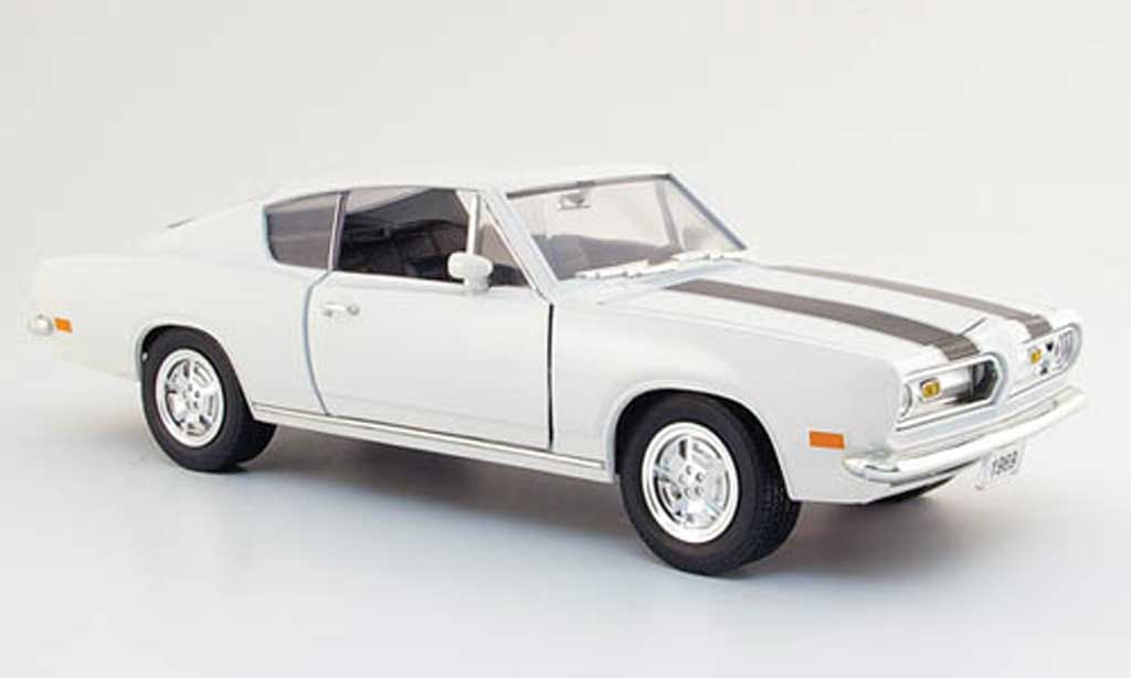 Plymouth Barracuda 1969 1/18 Yat Ming 1969 wit avec bandes zwarts modelauto