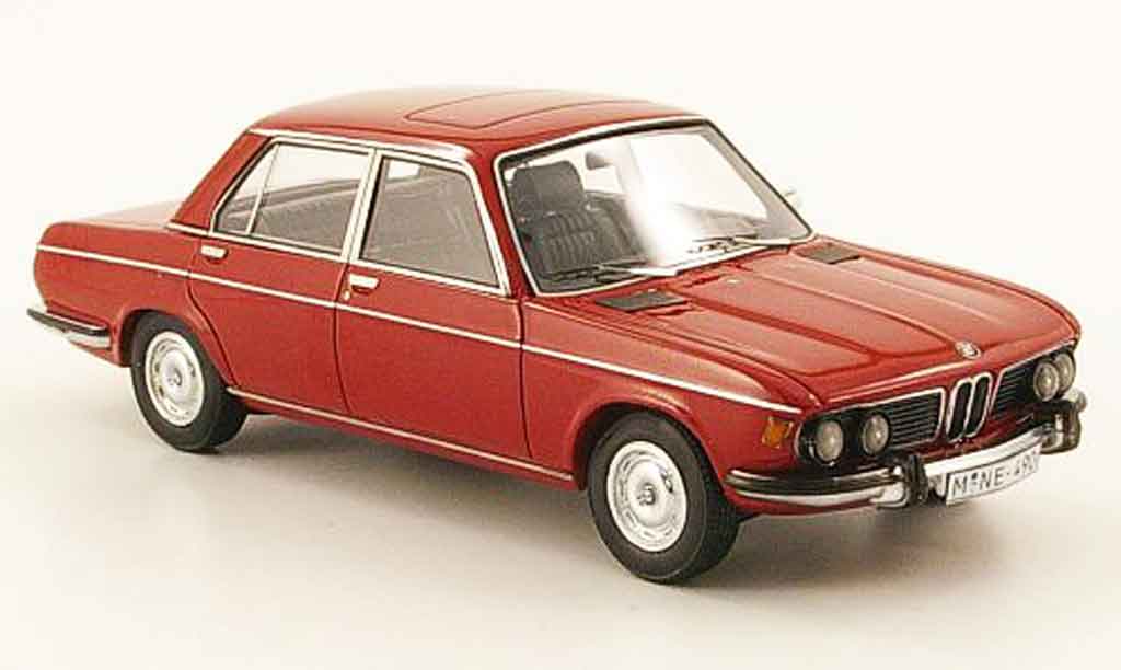Bmw 2800 E3 1/43 Neo E3 rood 1973 modelauto