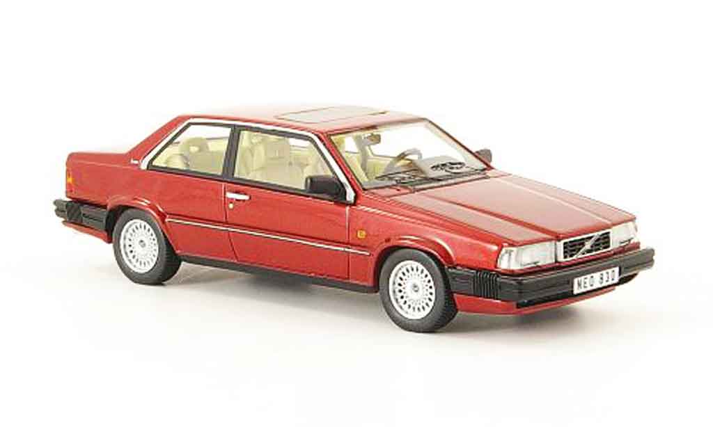 Volvo 780 1/43 Neo Bertone rood 1988 modelauto