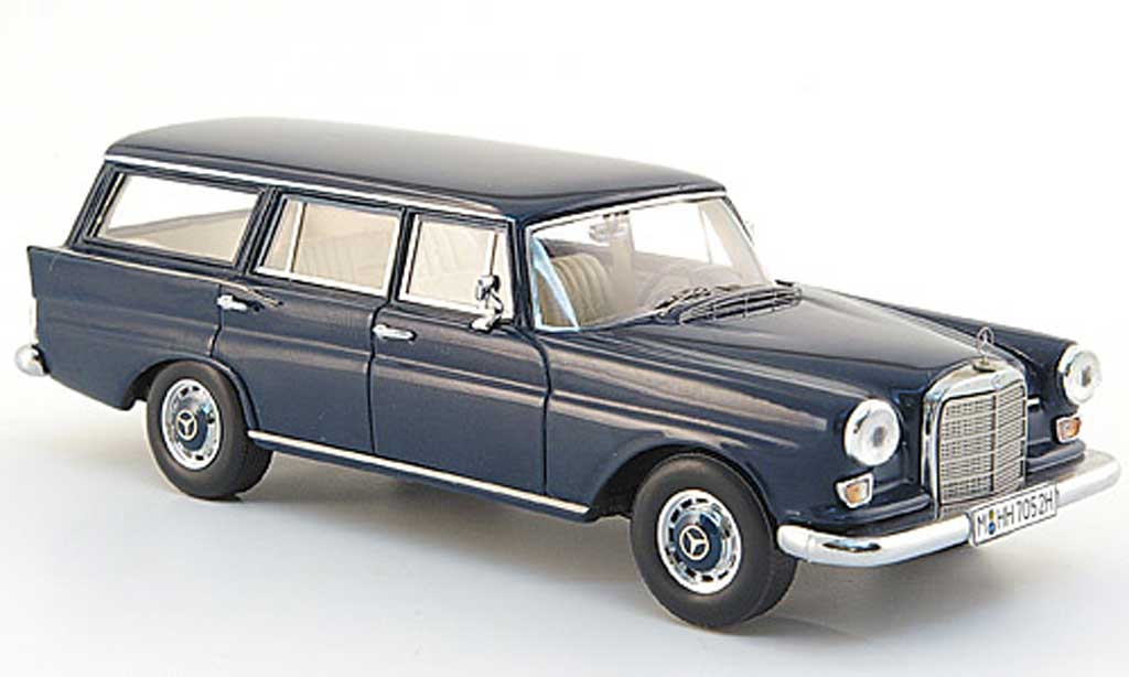 Mercedes 230 1/43 Spark Universal (W 110) blauw 1966 modelauto