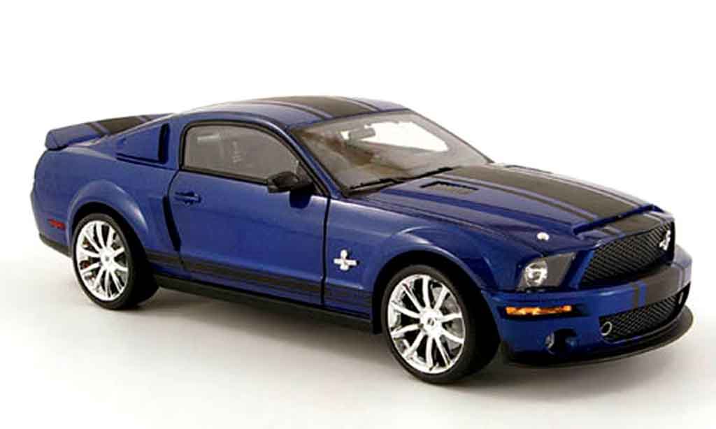 Shelby GT 500 1/18 Shelby Collectibles super snake blauw avec bandes zwarts 2008 modelauto