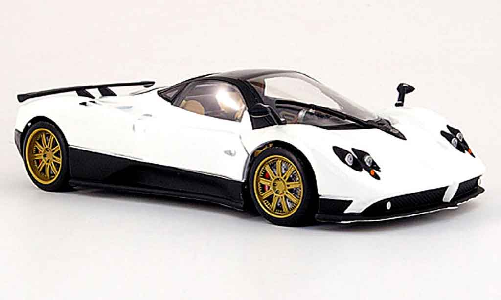 Pagani Zonda F 1/18 Mondo Motors F wit modelauto