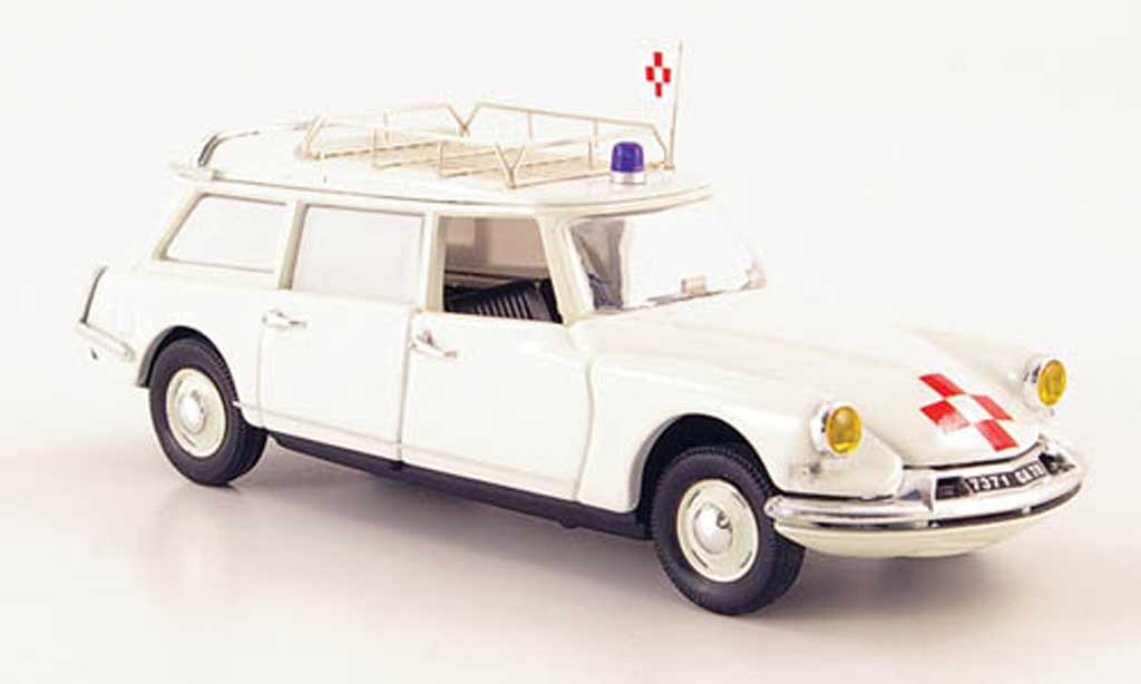 Citroen ID 19 1/43 Rio Stationwagen Ambulance 1959 modelauto