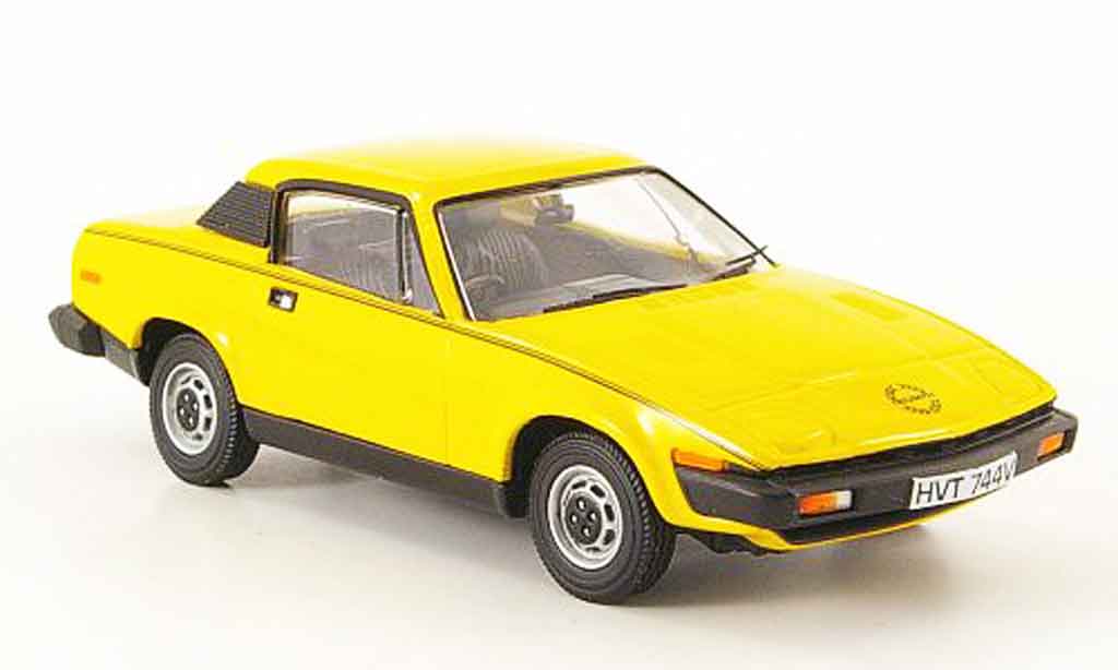 Triumph TR7 1/43 Vanguards geel modelauto