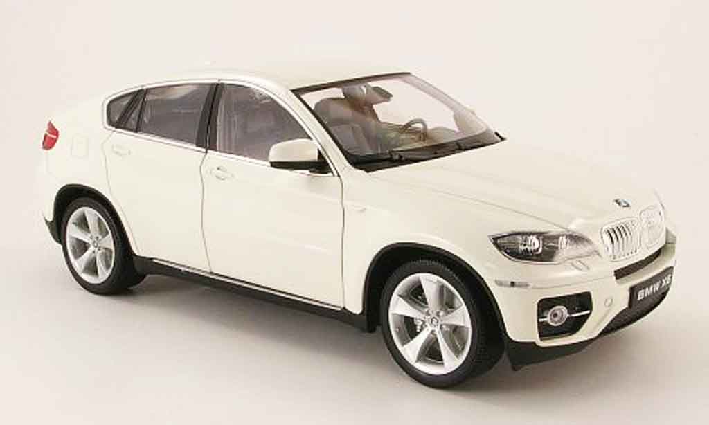 Bmw X6 E71 1/18 Welly E71 wit modelauto