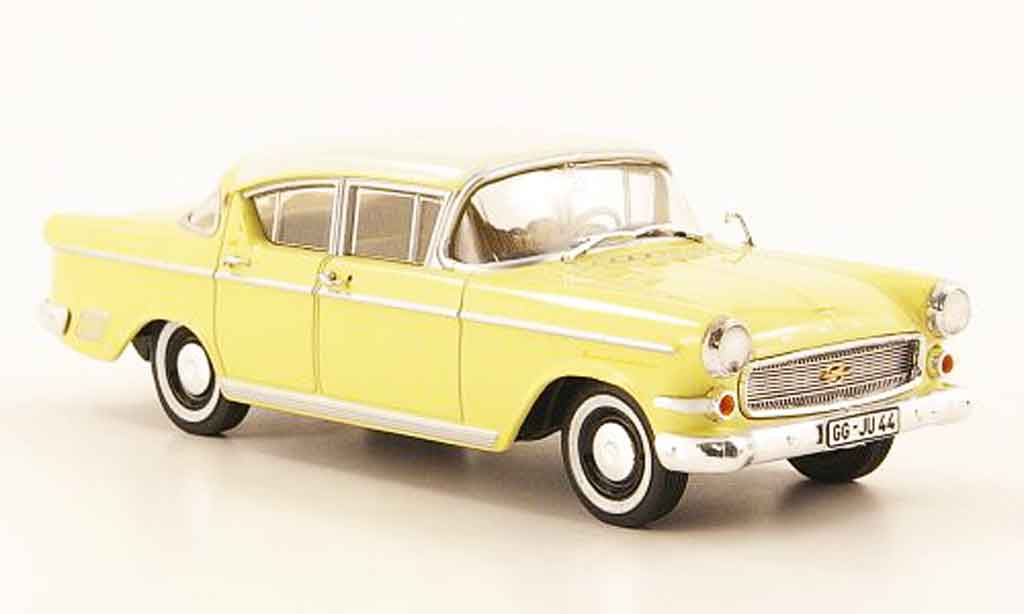 Opel Kapitan 1/43 Starline p 2.5 geel wit 1958 modelauto