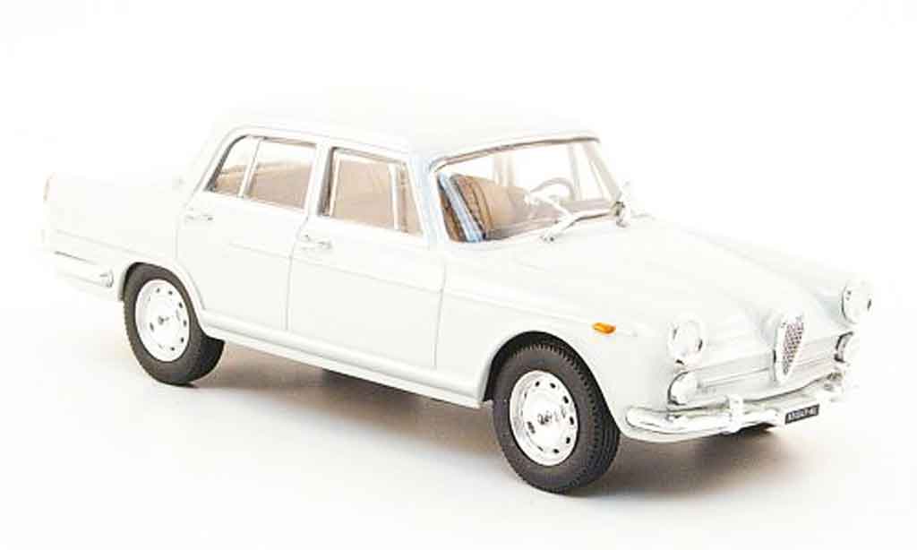 Alfa Romeo 2000 1957 1/43 Starline 1957 sedan grijs 1957 modelauto