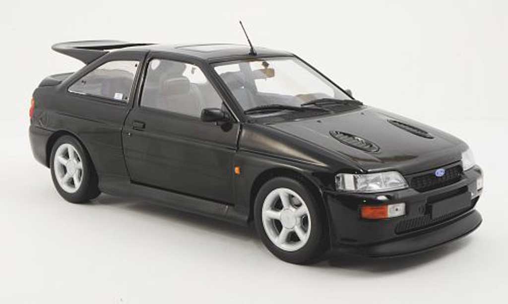 Ford Escort Cosworth 1/18 Minichamps Cosworth zwart 1992 modelauto
