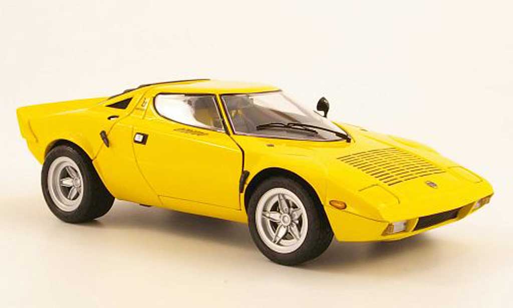Lancia Stratos HF 1/18 Kyosho HF Wide Wheel geel modelauto