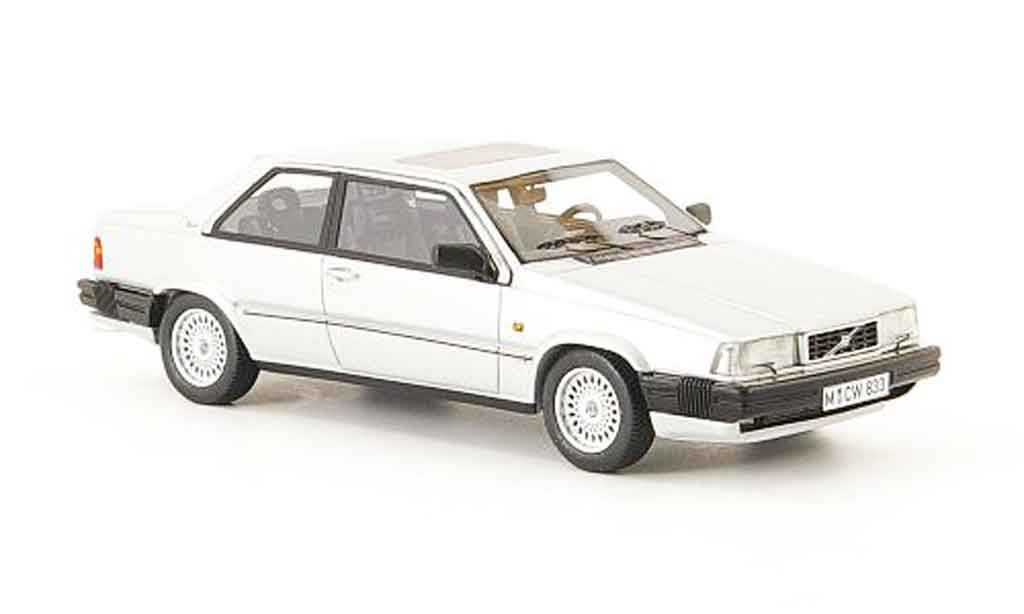 Volvo 780 1/43 Neo Bertone grijs modelauto