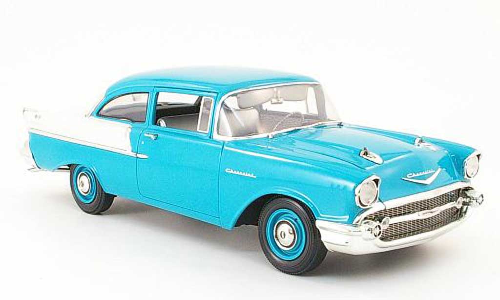 Chevrolet Bel Air 1957 1/18 Highway 61 1957 150 utility sedan turkis/grijs 2 portes modelauto