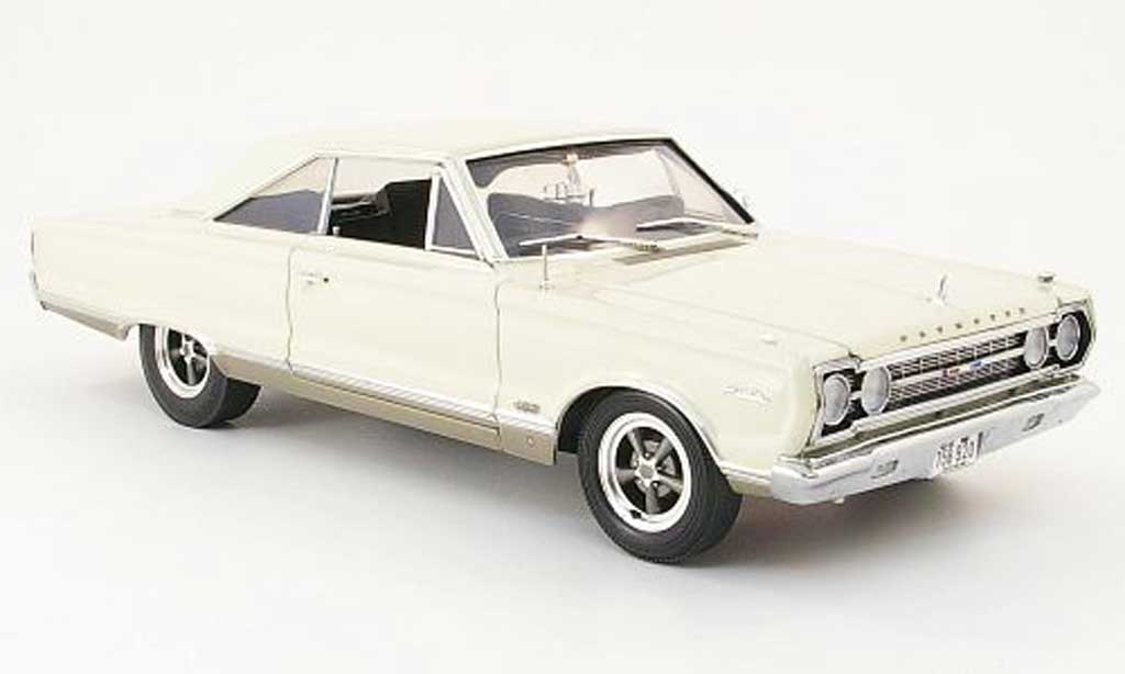 Plymouth Satellite 1/18 Highway 61 beige 1967 modelauto