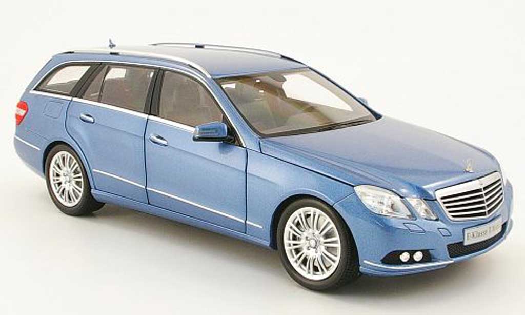Mercedes Classe E 1/18 Minichamps t-modell (s212) blauw 2009 modelauto
