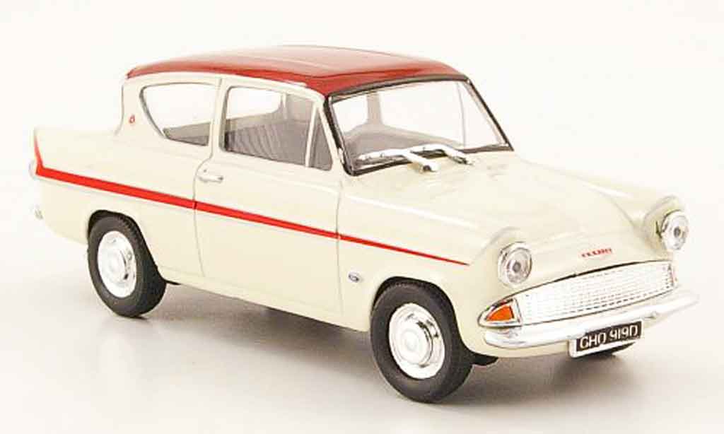 Ford Anglia 1/43 Cararama MkI 105E wit rood modelauto