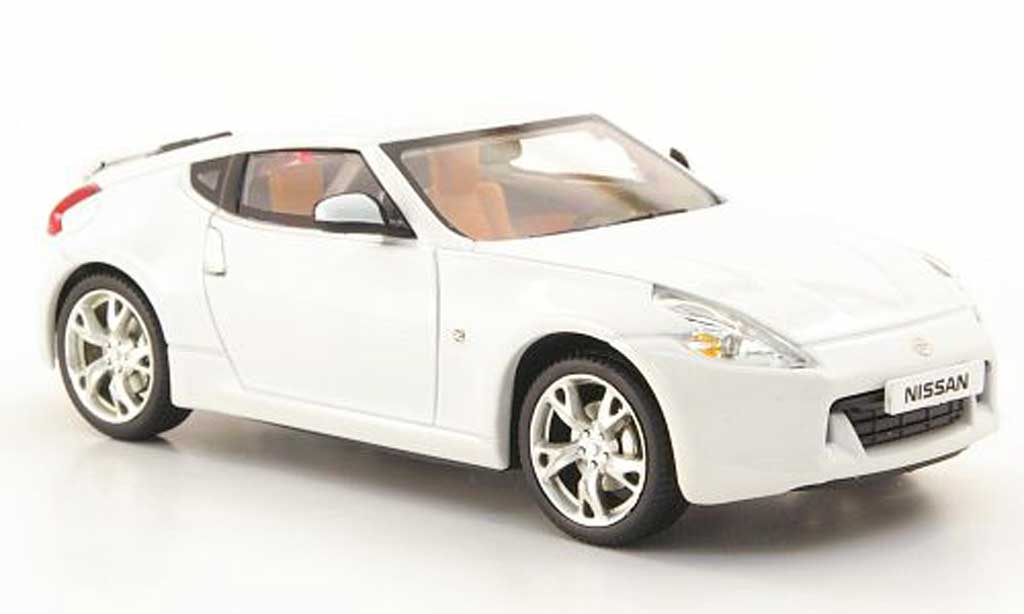 Nissan 370Z 1/43 Norev wit 2008 modelauto