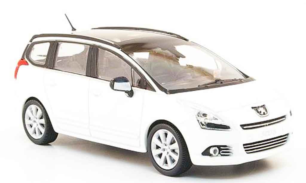 Peugeot 5008 1/43 Norev wit 2009 modelauto