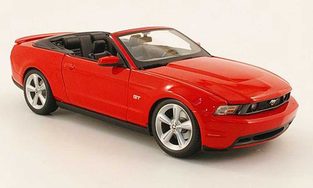 Ford Mustang 2010 1/18 Maisto 2010 gt cabriolet rood modelauto