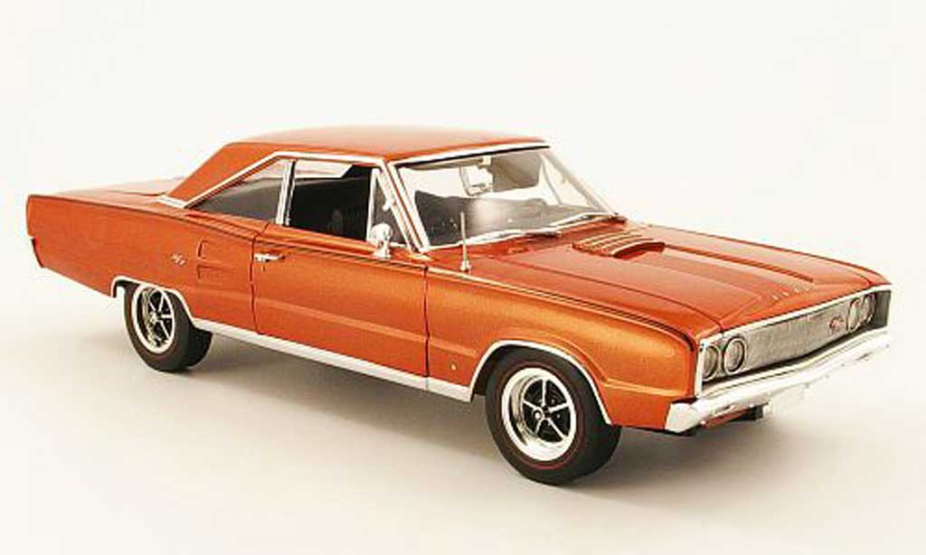 Dodge Coronet 1967 1/18 Highway 61 1967 r/t 426 bronze modelauto