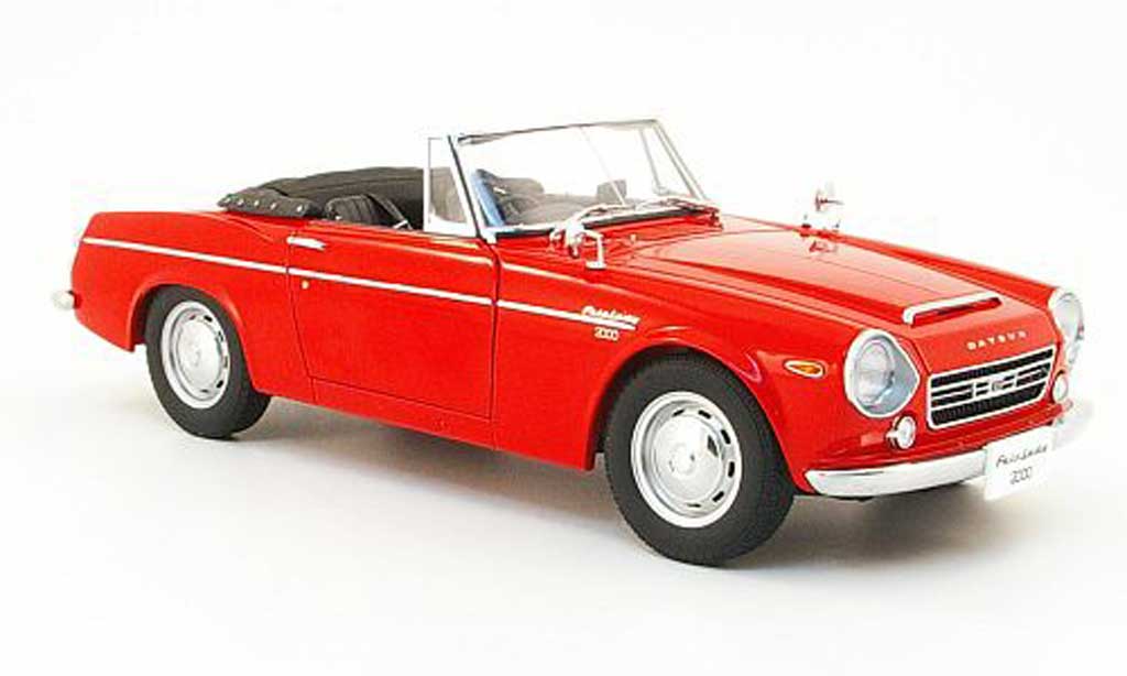 Datsun Fairlady 1/18 Autoart 2000 (sr311) rood modelauto