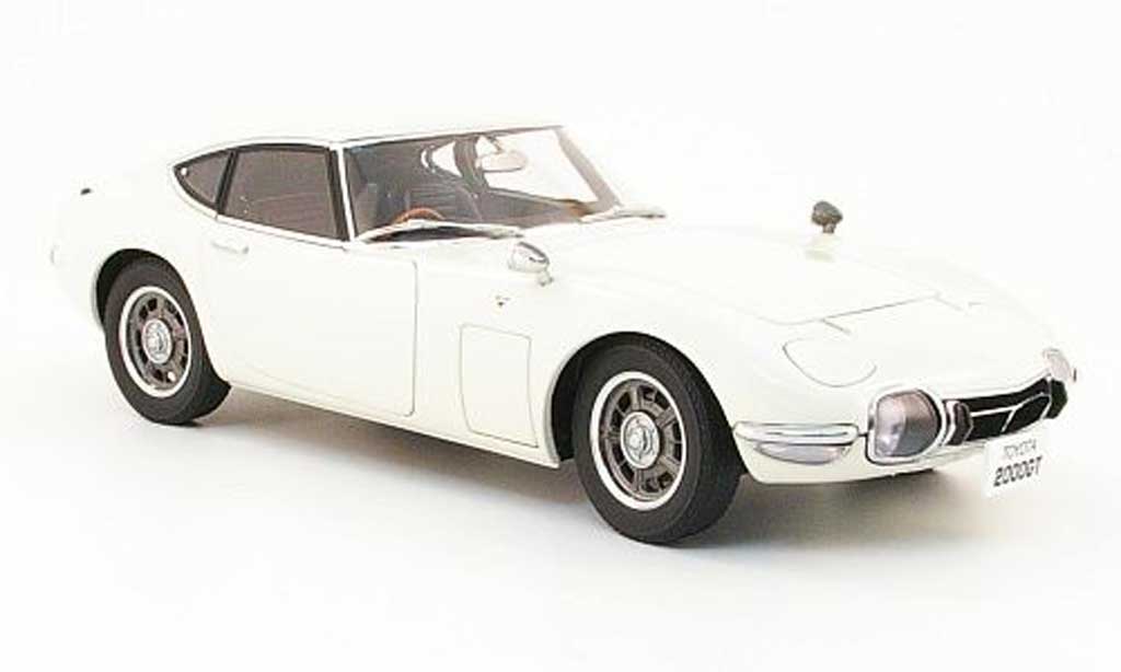 Toyota 2000 GT 1967 1/18 Autoart 1967 coupe wit modelauto