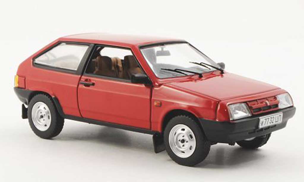 Lada Samara 1/43 IST Models (VAZ2108) rood 1986 modelauto