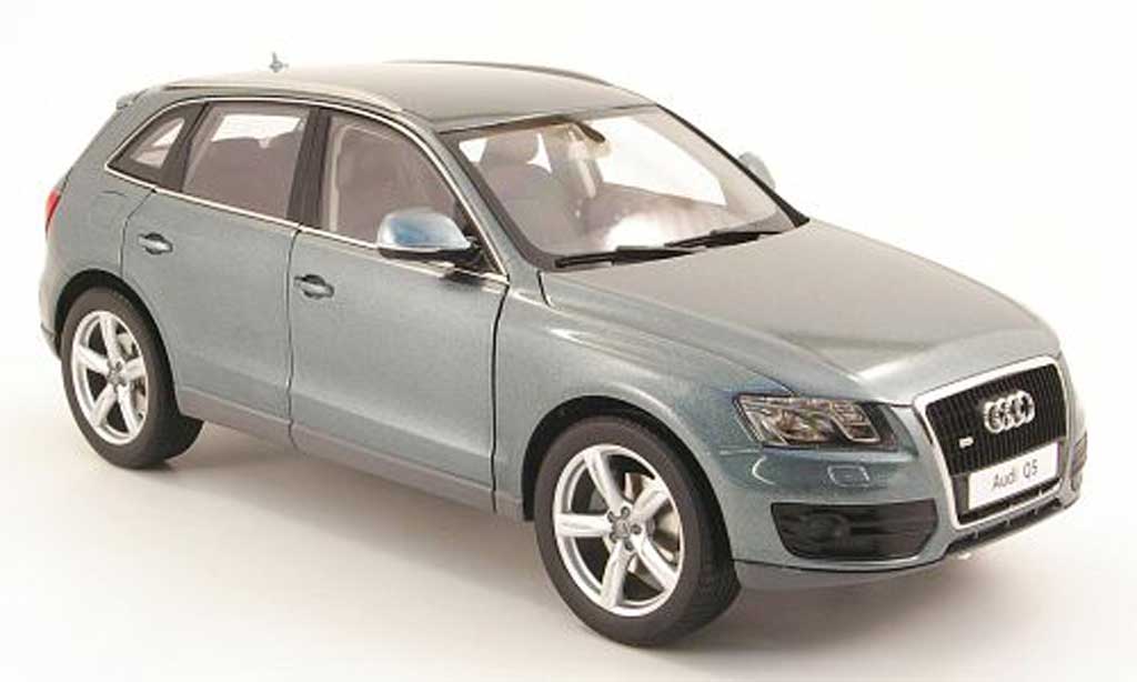 Audi Q5 1/18 Kyosho blauw ciel modelauto