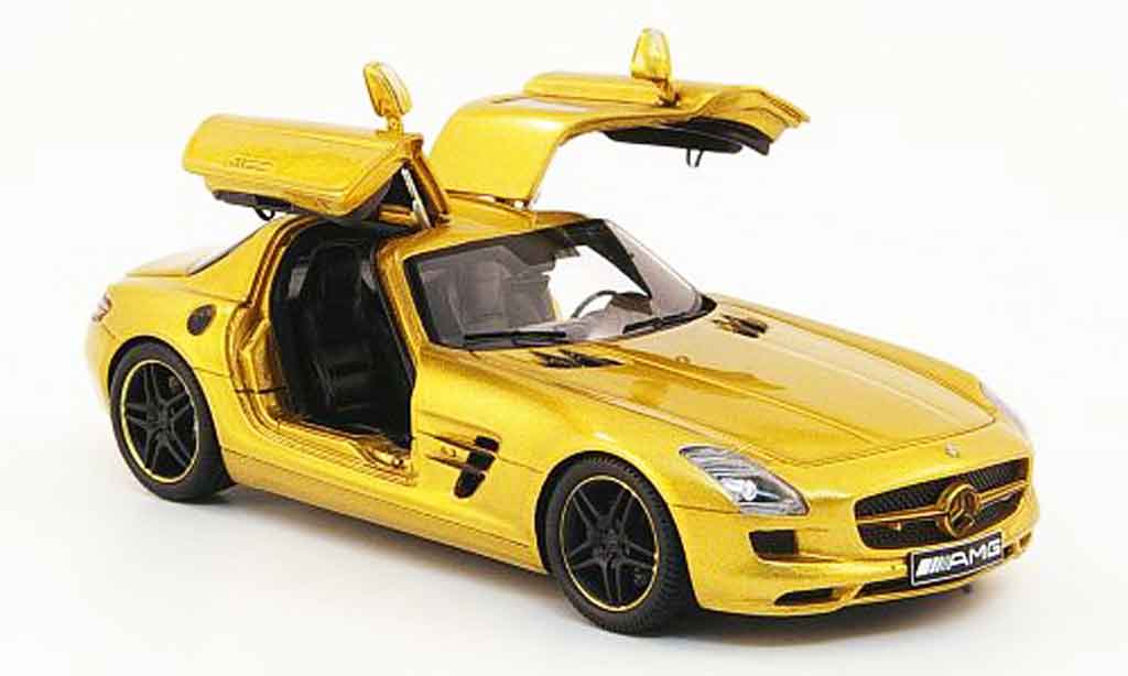 Mercedes SLS 1/43 Spark AMG or avec geoffneten Turen 2010 modelauto