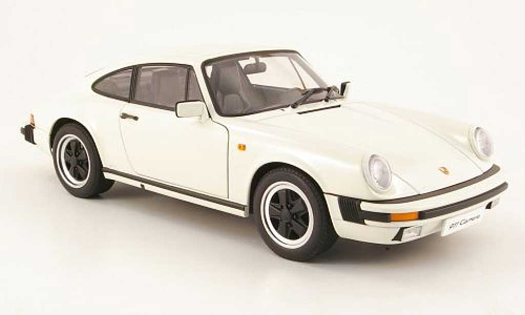 Porsche 930 3,2 1/18 Autoart 32 carrera wit 1988 modelauto