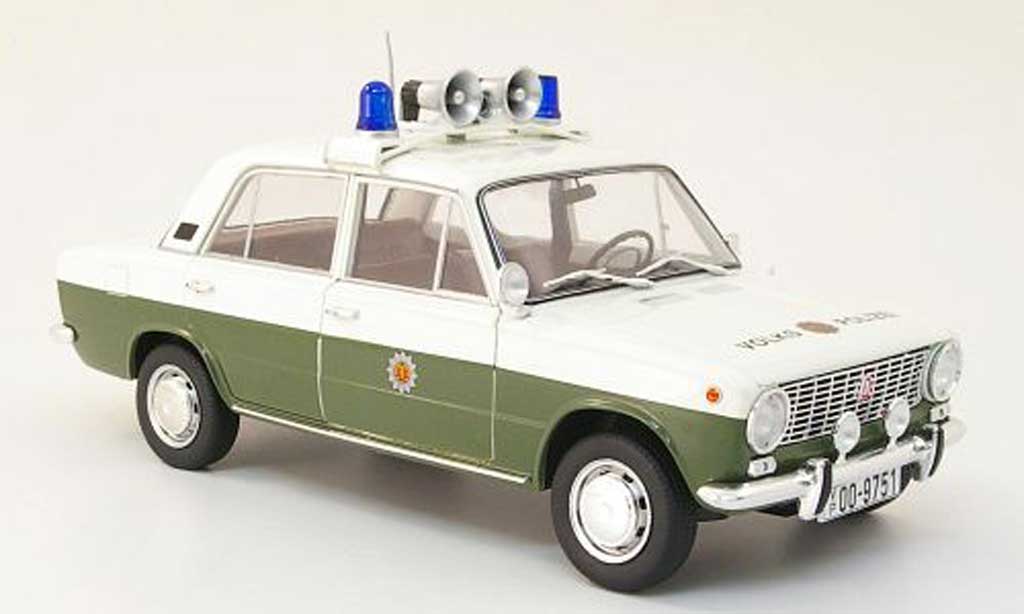 Lada 1200 1/18 IST Models volkspolizei modelauto