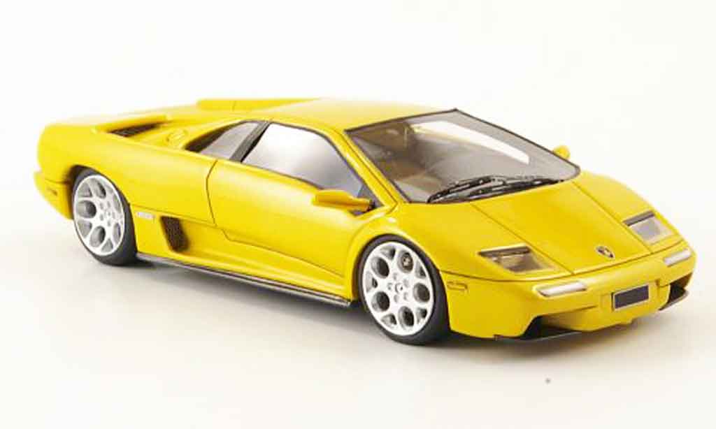 Lamborghini Diablo 6.0 1/43 Look Smart 6.0 geel 2001 modelauto