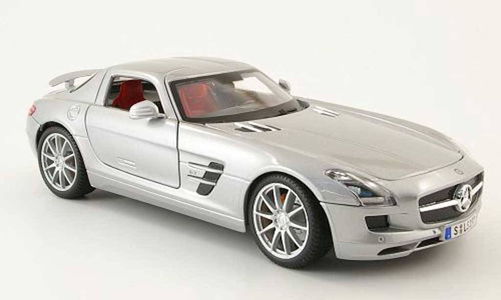 Mercedes SLS 1/18 Maisto coupe amg (c197) grijs 2010 modelauto