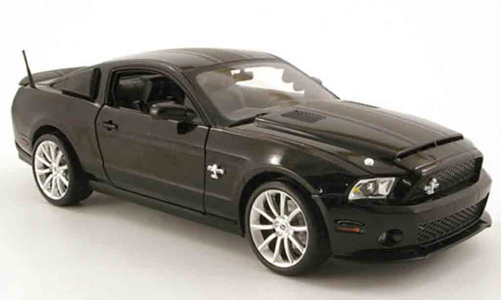 Shelby GT 500 1/18 Shelby Collectibles super snake zwart/mattzwart 2010 modelauto