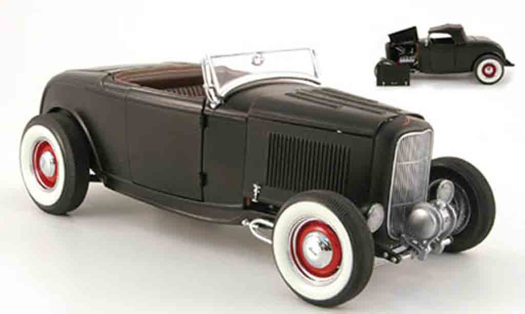 Ford 1932 1/18 GMP series hot rod mattzwart inklusive softtop modelauto