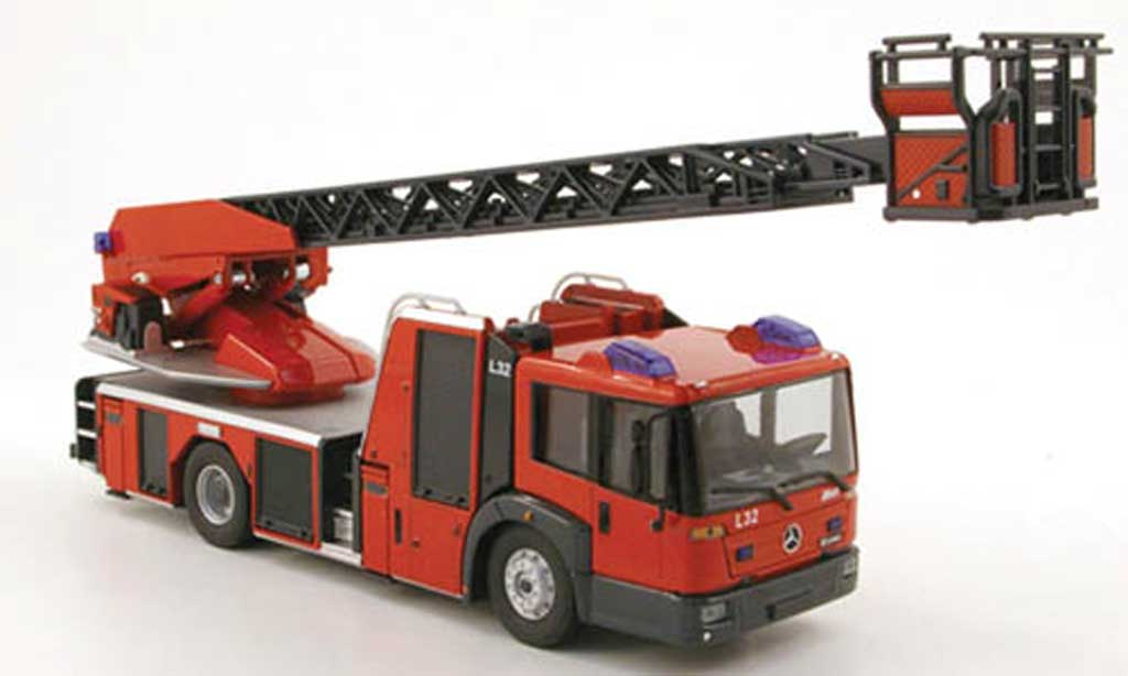 Mercedes Econic 1/43 Wiking DL 32 pompier modelauto