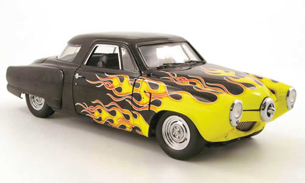 Studebaker Champion 1/18 Highway 61 custom zwart mit flammendekor 1950 modelauto