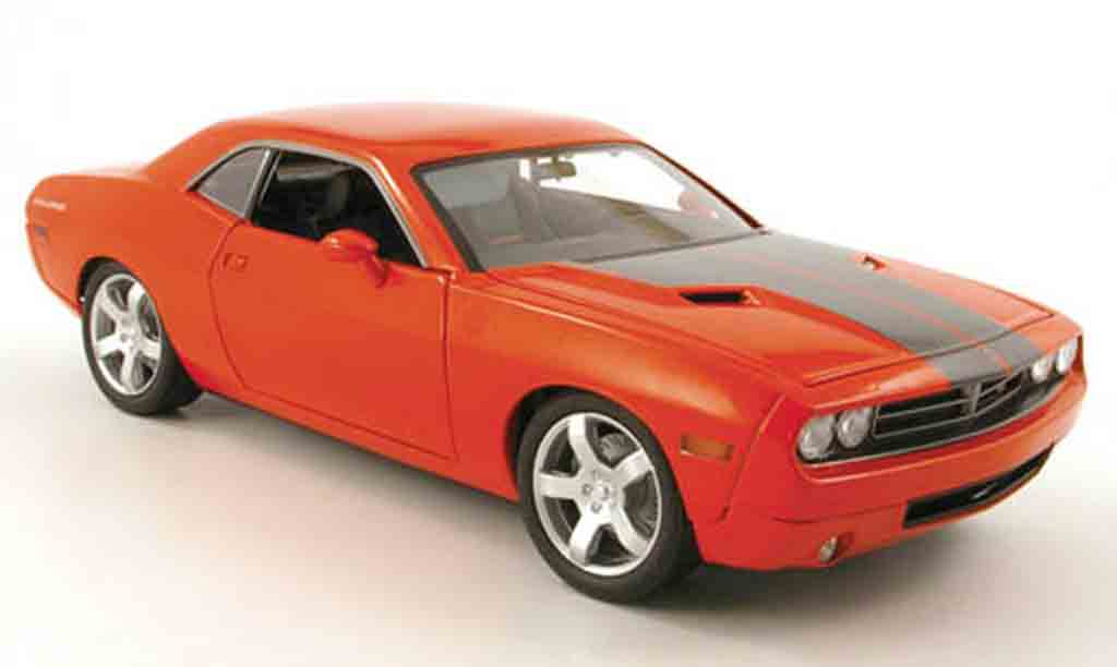 Dodge Challenger Concept 1/18 Highway 61 Concept oranje 2005 modelauto