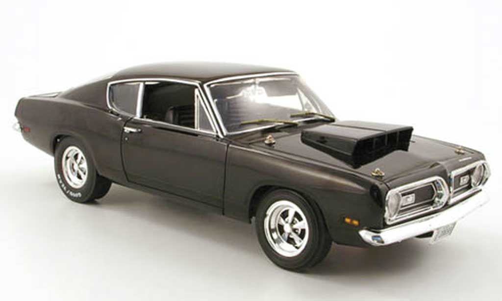 Plymouth Barracuda 1969 1/18 Highway 61 1969 440 zwart modelauto