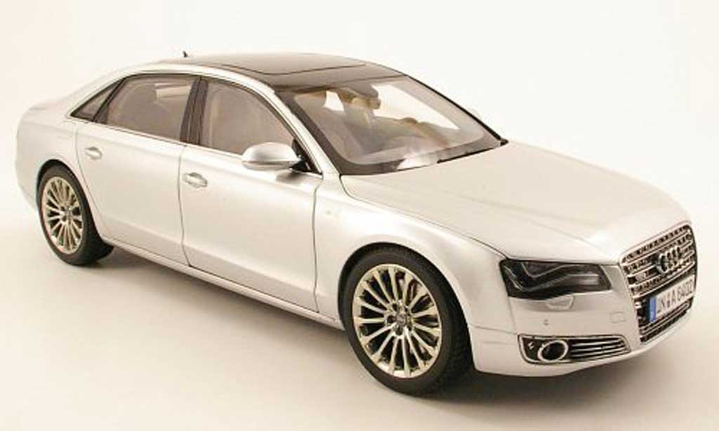 Audi A8 W12 1/18 Kyosho W12 l grijs metallic 2010 modelauto