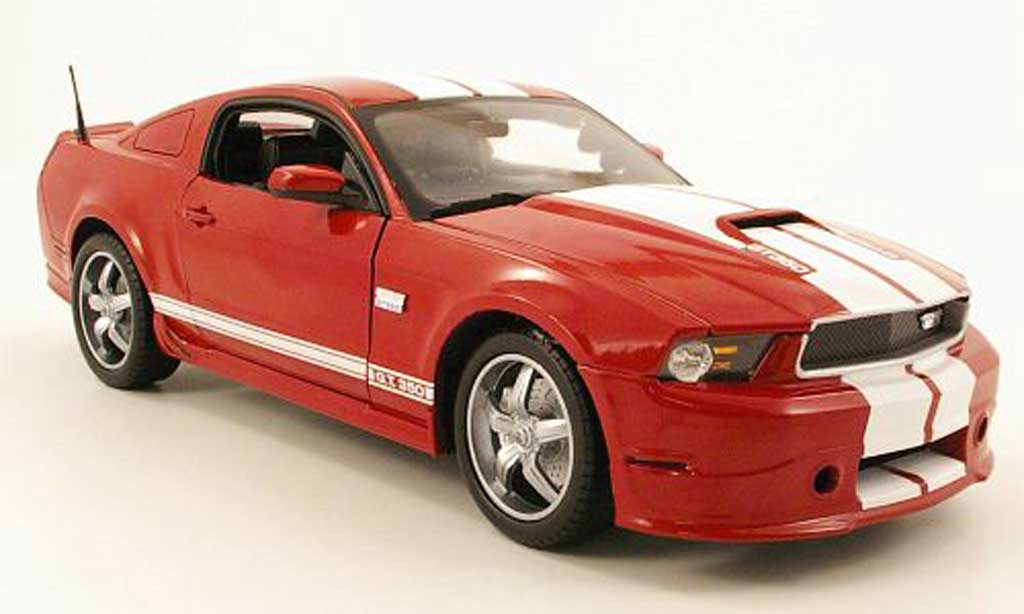 Shelby GT 350 2011 1/18 Shelby Collectibles 2011 rood wit modelauto