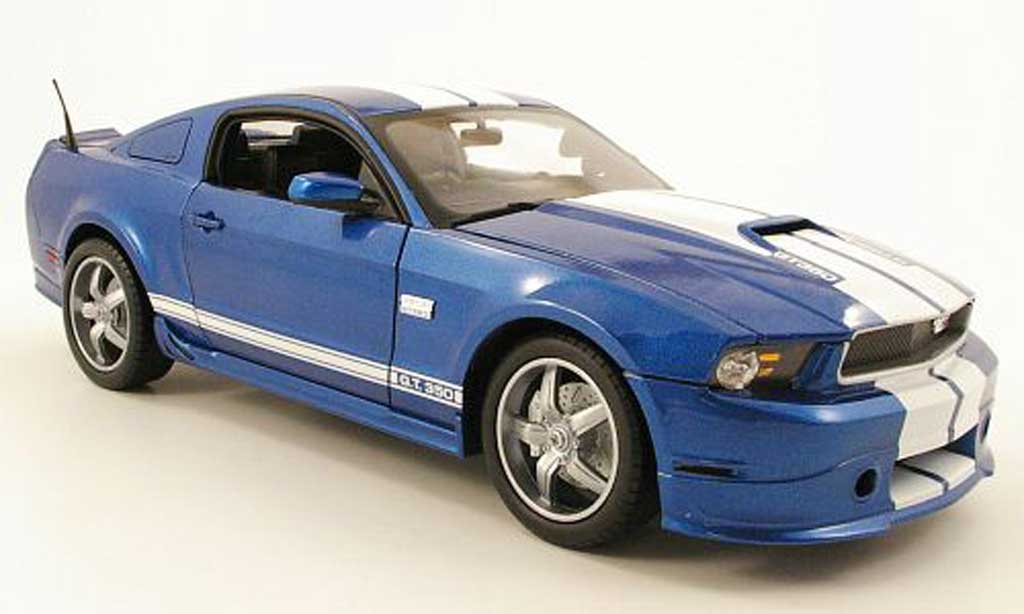 Shelby GT 350 2011 1/18 Shelby Collectibles 2011 blauw wit modelauto
